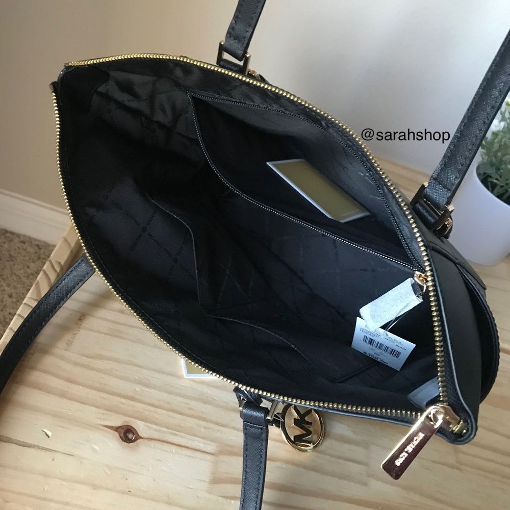 🌼Michael Kors Set - Picture 9 of 16